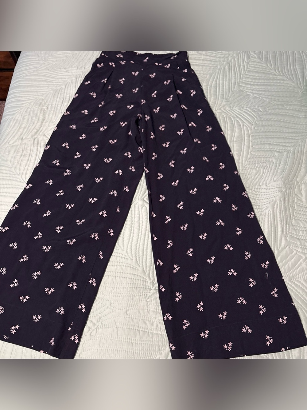 CAbi Black Cream Wide Leg Pull On Pants XS 100% Viscose Boho Flowy